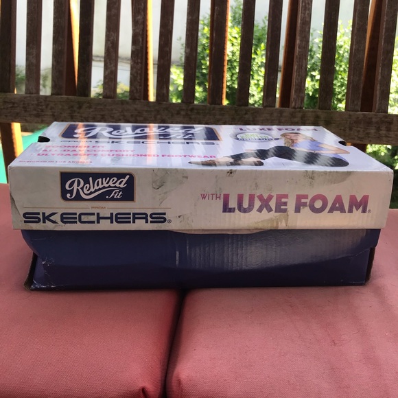 Women’s Skechers 5.5 . - Picture 8 of 8